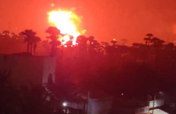 Locals injured as massive fire engulfs chemical plant in Vizag Locals injured as massive fire engulfs chemical plant in Vizag