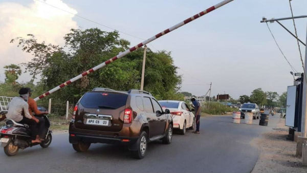ఏ చెకింగ్ , ఏ క్వారంటైన్ లేకుండా ఏపీలోకి ఎంటర్ అవ్వాలని యత్నాలు