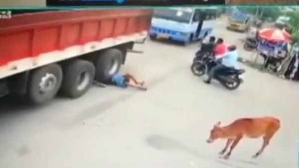 నిద్రలేచి హోటల్ లో టీ తాగడానికి వెళ్లి !
