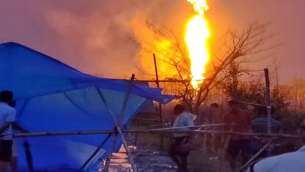 Assam: Huge explosion near Baghjan oil well, 3 foreign experts injured Assam: Huge explosion near Baghjan oil well, 3 foreign experts injured