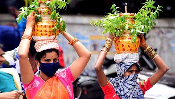bonalu festival: amid covid-19, lal darwaja bonalu went simple, chef sanjays video gone viral bonalu festival: amid covid-19, lal darwaja bonalu went simple, chef sanjays video gone viral