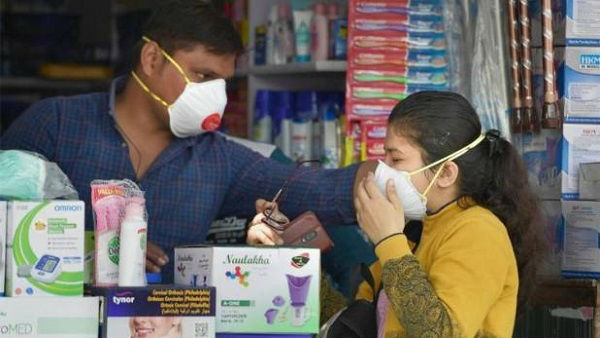 మాస్కులు, శానిటైజర్ల ధరలు పెరిగే అవకాశం