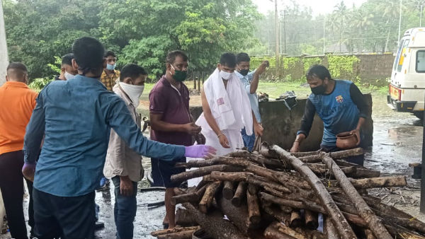 అంత్యక్రియలకు పోలీసుల అభ్యంతరం..