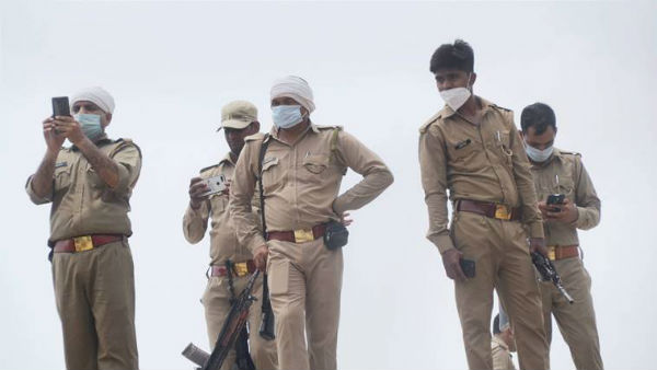పోలీసుల వెర్షన్...