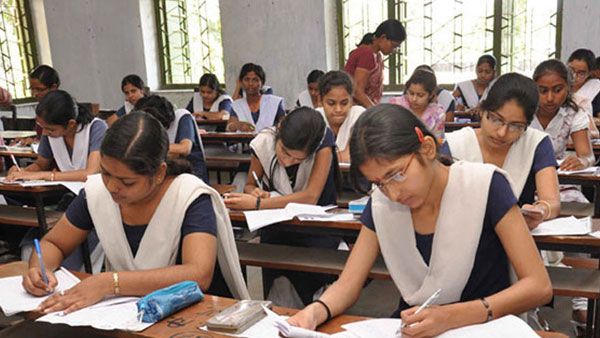 ఉత్సాహంగా పదో తరగతి పరీక్షలు