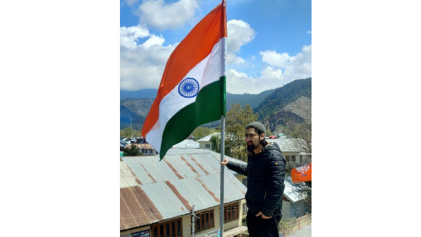 BJP leader, his brother and father were shot dead by terrorists in the heart of Bandipore BJP leader, his brother and father were shot dead by terrorists in the heart of Bandipore