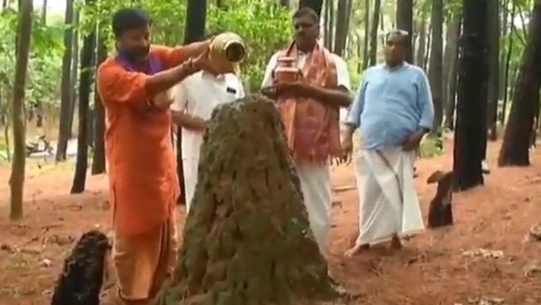 BJP leaders taken water and from soil from Tirumala to Ayodhya for Bhumi Pujan BJP leaders taken water and from soil from Tirumala to Ayodhya for Bhumi Pujan