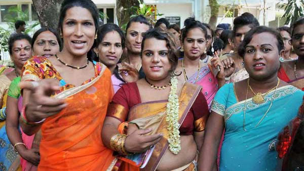 కేంద్ర ప్రభుత్వ ఉద్యోగాలలో స్త్రీ, పురుషులతో సమానంగా ట్రాన్స్ జెండర్స్