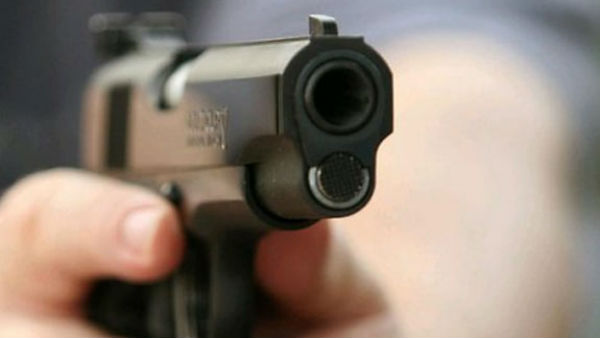 After robbing auto driver of Rs 85, man pulls out gun on policemen After robbing auto driver of Rs 85, man pulls out gun on policemen
