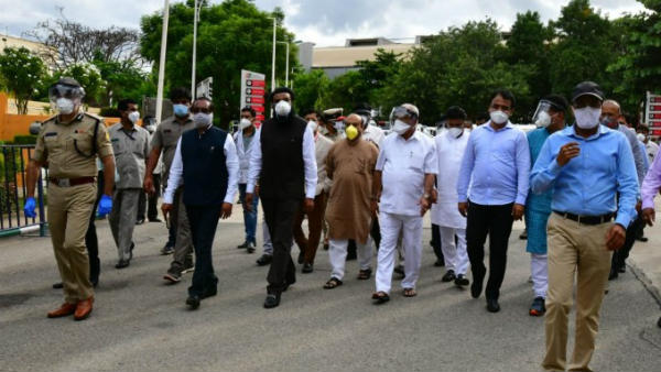 కంట్రోల్ రూం......అదే మాలక్షం !