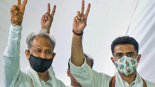 అవిశ్వాస తీర్మాన నోటీసు..?: గవర్నర్‌తో రాజే భేటీ, మాయావతి విప్, ఇద్దరు ఎమ్మెల్యేల సస్పెన్షన్ రద్దు..