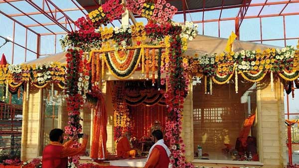 మోదీతోపాటు మరో ముగ్గురి పేర్లు..
