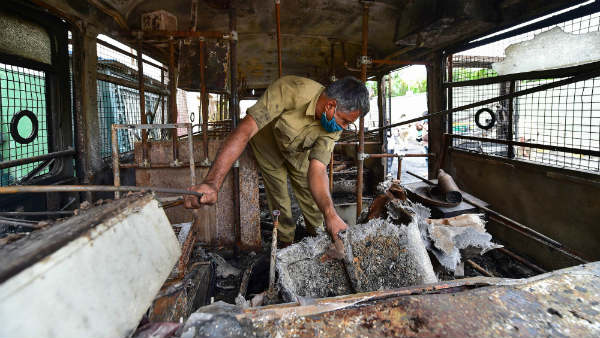 పోలీసులకే సవాల్