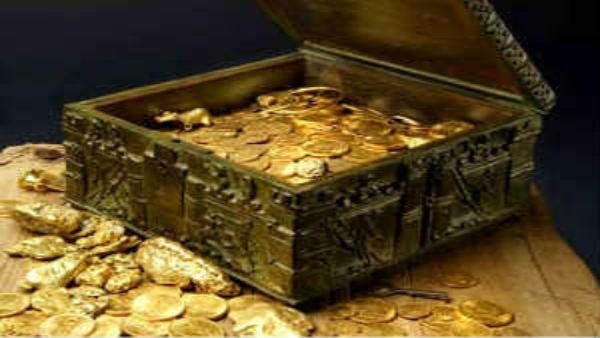 police finds a gold treasure in a house in Bukkarayasamudram police finds a gold treasure in a house in Bukkarayasamudram