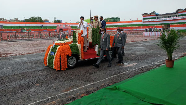 ap cm ys jagan unfurl flag at independence day celebrations at igmc stadium ap cm ys jagan unfurl flag at independence day celebrations at igmc stadium