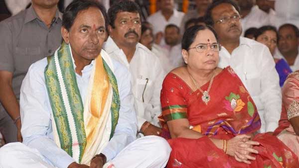 Telangana Chief Minister KCR donates money to construct temple in APs Nellore district Telangana Chief Minister KCR donates money to construct temple in APs Nellore district