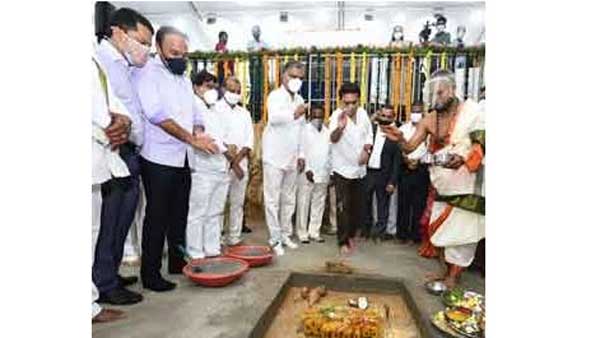 మెట్రో రైళ్లు కూడా తెలంగాణలోనే తయారు..