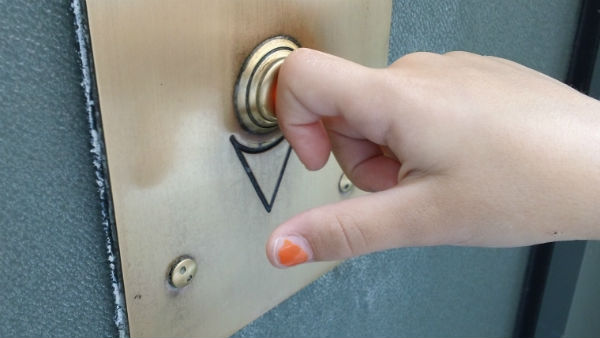 virus spread via lift button, 20 people infected.. virus spread via lift button, 20 people infected..