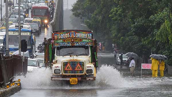 అత్యవసరమైతే తప్ప బయటకు రావొద్దు...