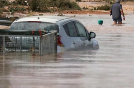 Heavy rainfall and hail storms cause flash flooding in spain Heavy rainfall and hail storms cause flash flooding in spain