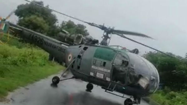 12 farmers trapped in chali vagu .. Helicopter rescue attempt .. Bus, lorry also in flood 12 farmers trapped in chali vagu .. Helicopter rescue attempt .. Bus, lorry also in flood