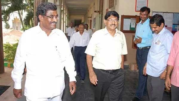 vijayawada police announces ramesh hospital chairman ramesh babu is in absconding vijayawada police announces ramesh hospital chairman ramesh babu is in absconding