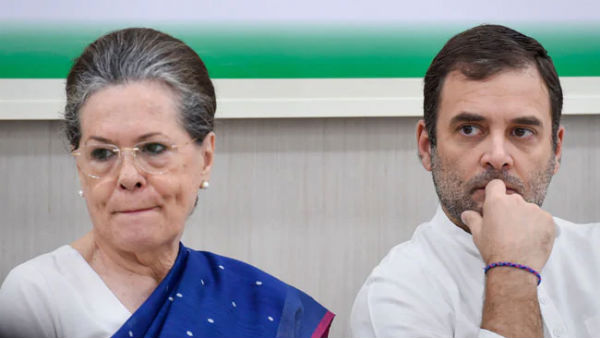 గాంధీ కుటుంబ త్యాగం..