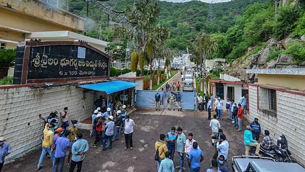 New twist in Srisailam fire accident .. Doubts over change of batteries during midnight New twist in Srisailam fire accident .. Doubts over change of batteries during midnight