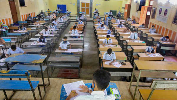 No Degree Without Final Year Exams by September 30: Supreme Court No Degree Without Final Year Exams by September 30: Supreme Court