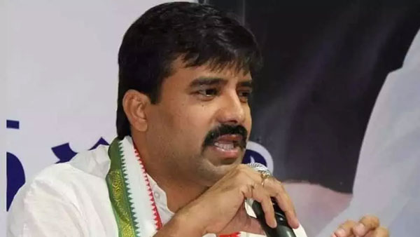 ఎవరి ప్రయోజనాల కోసం కాలాయాపన...