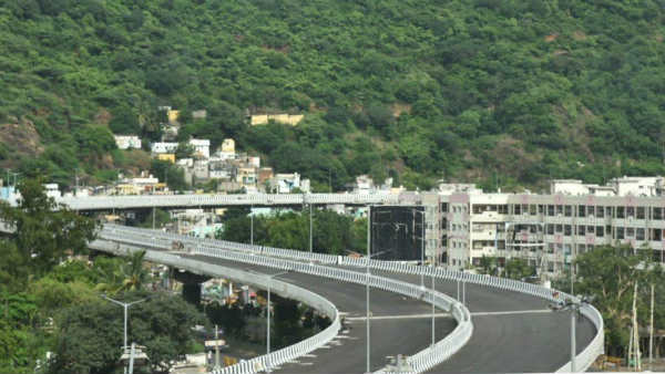 రాజకీయాలను అధిగమించి...