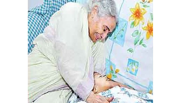 మునిమనవరాలి కోసం తపించిన ఇంటిపెద్ద.. వారిది ఆత్మహత్యేనా?