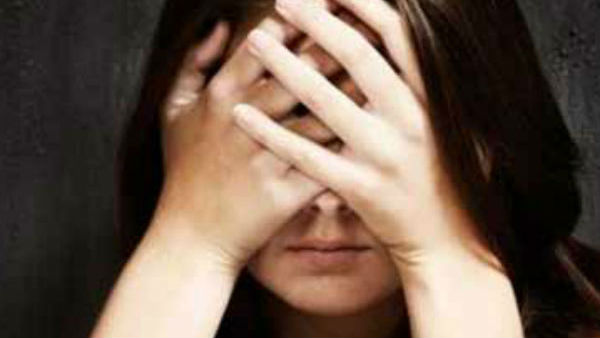 బస్ స్టాండ్ లో షికార్లు