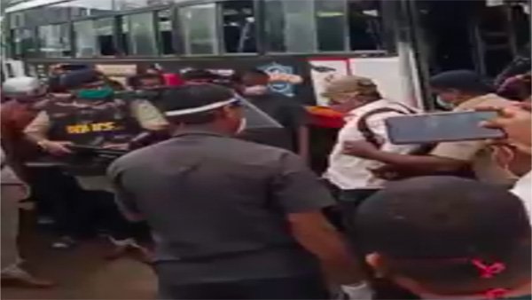 Fact Check: How far is it true that a terrorist was caught at Hubli bustand ? Fact Check: How far is it true that a terrorist was caught at Hubli bustand ?