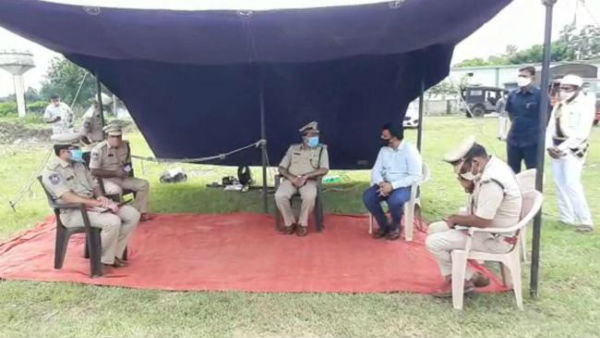 పేర్ల వెల్లడిపై స్థానికుల లొల్లి..