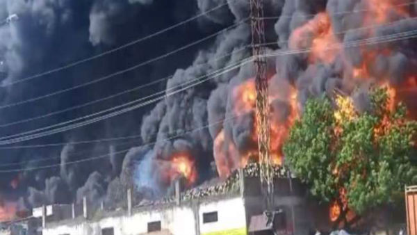 Massive fire breaks out at chemical factory in Uttar Pradeshs Agra Massive fire breaks out at chemical factory in Uttar Pradeshs Agra
