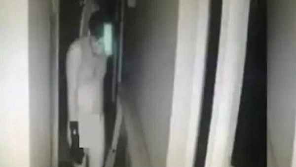 visakhapatnam: A naked thief entered in houses and thefting visakhapatnam: A naked thief entered in houses and thefting