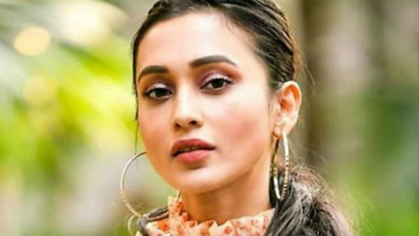 ఎంపీతో అసభ్యంగా టాక్సీ డ్రైవర్..