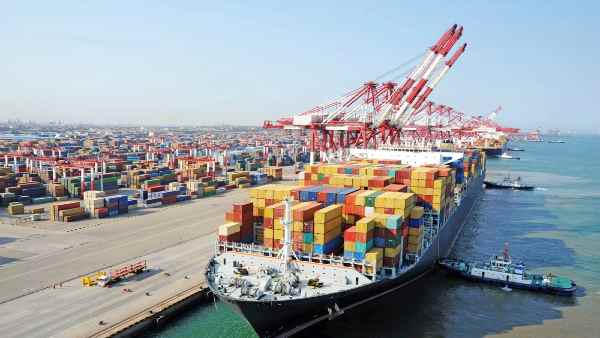 August exports shrink 12.6%, trade deficit hits 4-month high of $6.77 bn August exports shrink 12.6%, trade deficit hits 4-month high of $6.77 bn