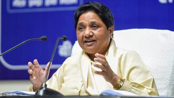 BSP with indian government, Army on China issue: Mayawati BSP with indian government, Army on China issue: Mayawati