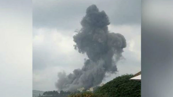 Blast rocks south Lebanon, security: Hezbollah house struck says source Blast rocks south Lebanon, security: Hezbollah house struck says source
