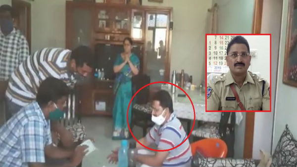 ఏకకాలంలో సోదాలు
