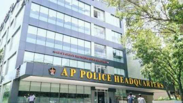 పోలీస్ స్టేషన్ మెట్లు ఎక్కాల్సిన పని లేదు .. నేరుగా ఫిర్యాదులు