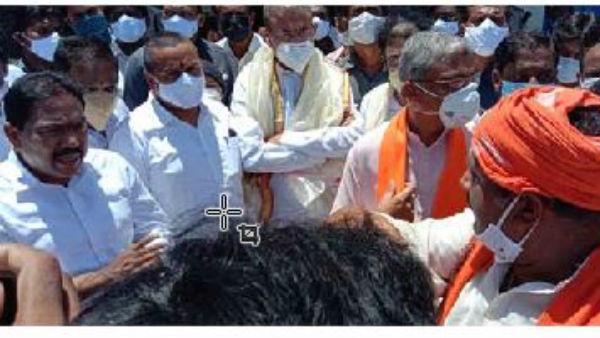 వీహెచ్పీ, బజరంగ్ దళ్ కార్యకర్తలు, పోలీసుల మధ్య తోపులాట