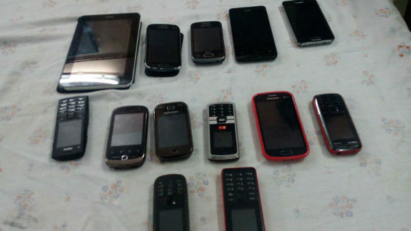 mobile phones robbery from a container in guntur district mobile phones robbery from a container in guntur district