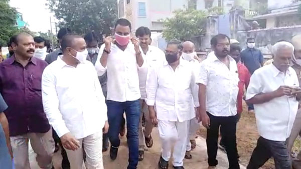 వైఎస్ వర్ధంతి సాక్షిగా...