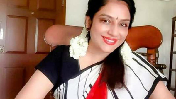 తల్లితో నటి గాయిత్రి