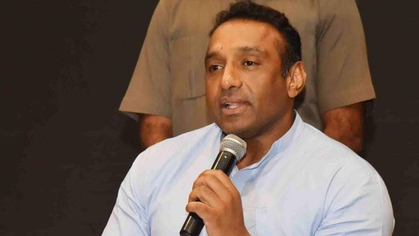 ap minister mekapati complains to nellore collector on sanitary officials negligence ap minister mekapati complains to nellore collector on sanitary officials negligence