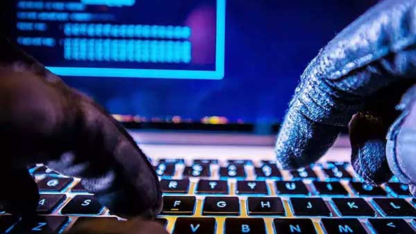 వీవీఐపీల డేటా హ్యాకైందా?