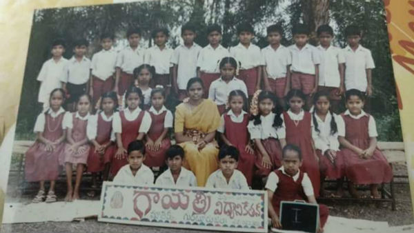 కృష్ణా మాస్టారి లోకం ఎప్పుడూ విద్యార్థులే ... మాస్టారి ఇల్లే ఒక పాఠశాల
